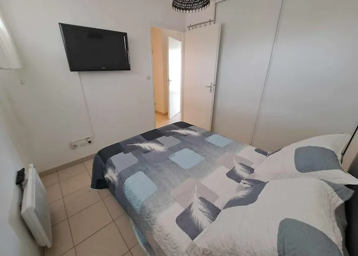 T2 Avec Terrasse, Piscine Et Parking Prive - - Fr-1-326-826 Marseillan (Herault)